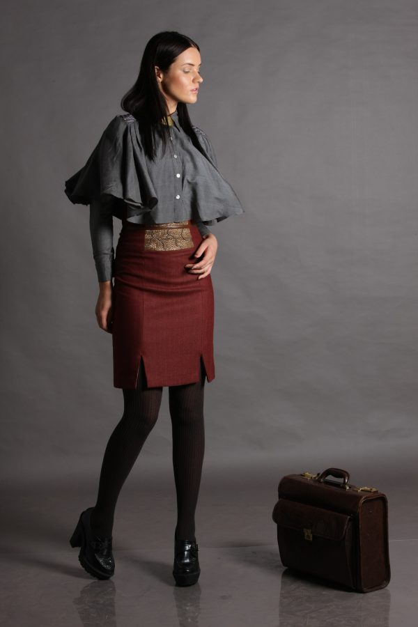 Woollen skirt with embroidered waistband
