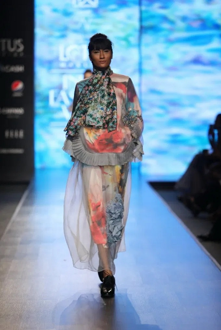 Delhi Lotus Make up India Fashion Week Nidhi Yasha